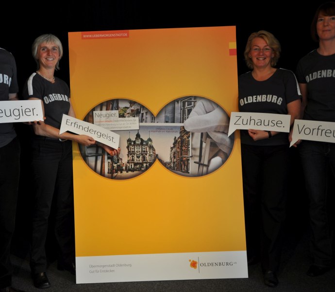 Im Rahmen eines Pressetermin wurde die Markenkampagne zur Übermorgenstadt vorgestellt von Kai Gardeja, OTM-Geschäftsführerin Silke Fennemann, Antje Böse und Bettina Koch.