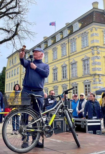 Fahrradversteigerung des st&auml;dtischen Fundb&uuml;ros bei Hallo Fahrrad 2026 auf dem Schlossplatz.