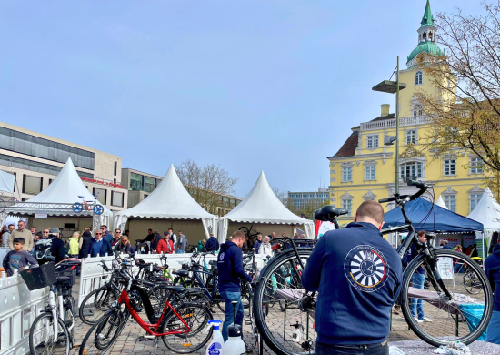 Fahrradputzaktion des Round Table f&uuml;r den guten Zweck. 