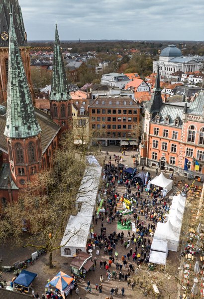 Bei der Veranstaltung Hallo Fahrrad finden auf dem Rathausmarkt Oldenburg viele Aktionen rund ums Fahrrad statt.