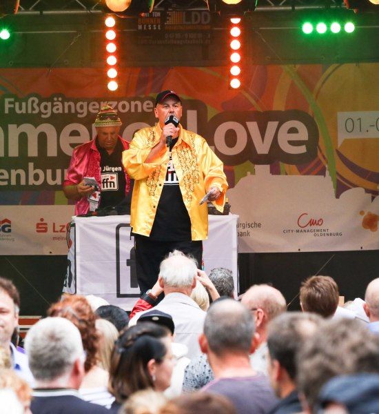 Die FFN-B&uuml;hne auf der Summer of Love Party mit ffn-Morgenm&auml;n Franky