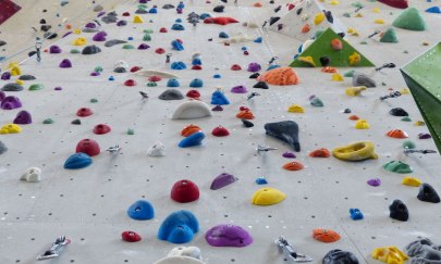 climbing-holds-101538_pixabay_cc0