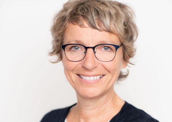 Portrait von Iris Welzel Prokuristin der Oldenburg Tourismus und Marketing GmbH.